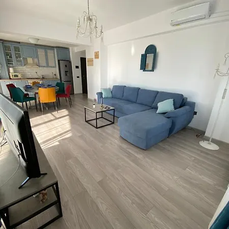 Seafront - Casa Del Mar Apartment